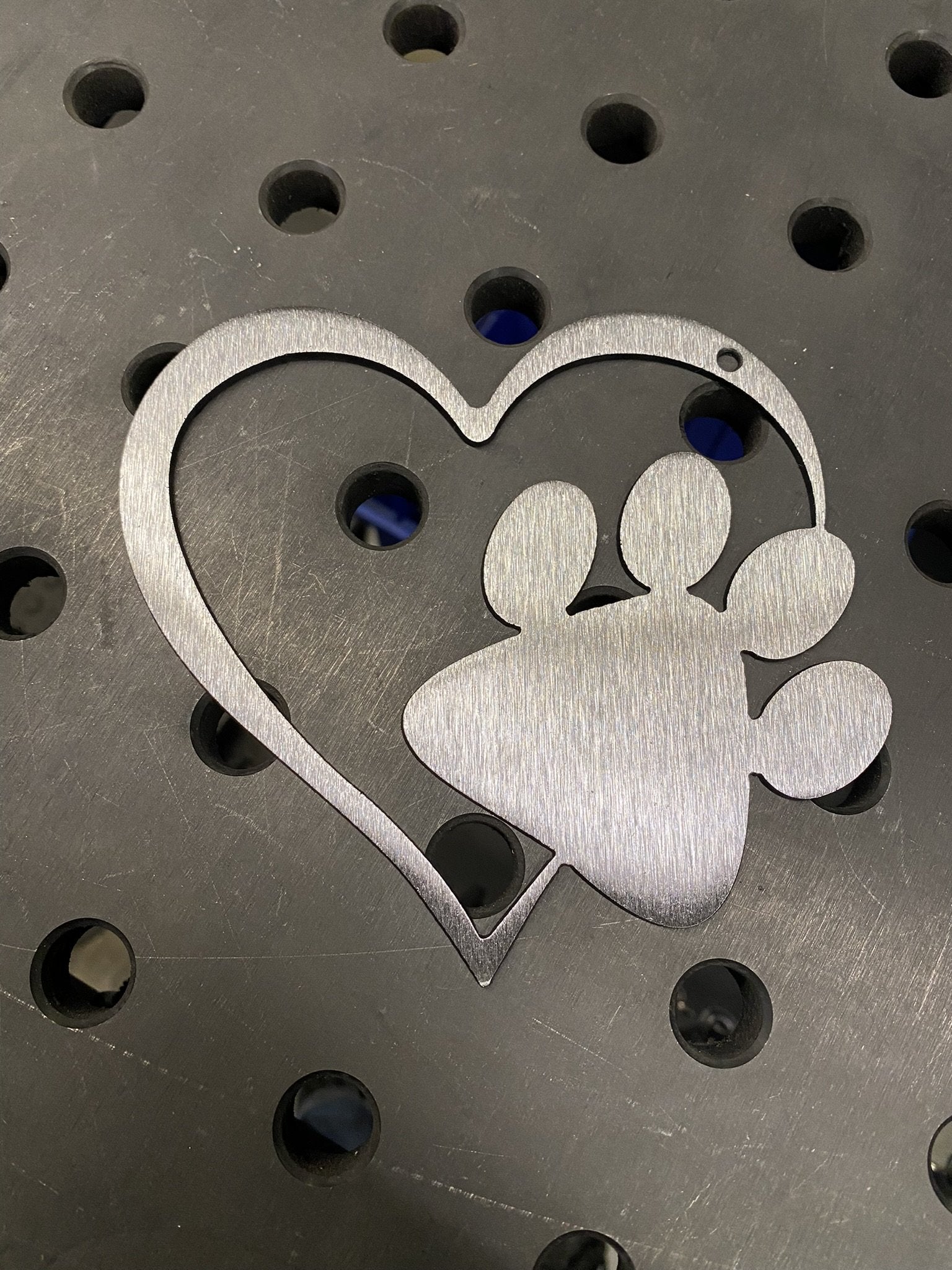 Deals Metal art Dog with heart